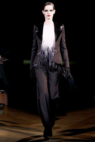 Look 1